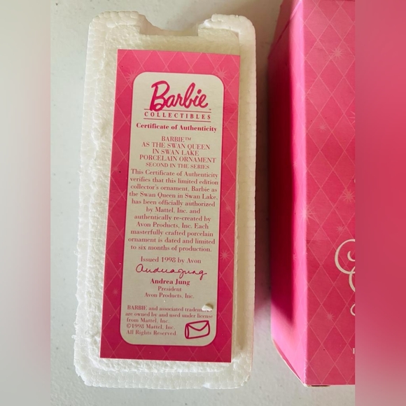 Barbie as the swan queen in swan lake ornament - Picture 4 of 12